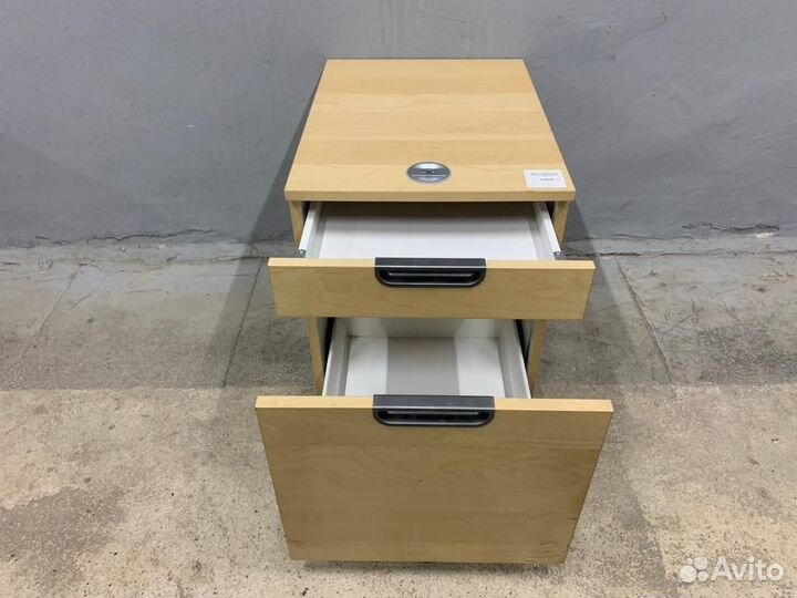 Тумбы выкатные, приставные