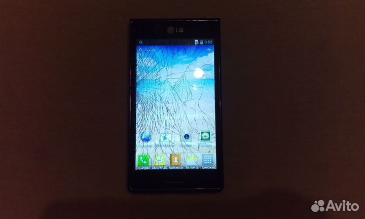 Телефон LG Optimus P705
