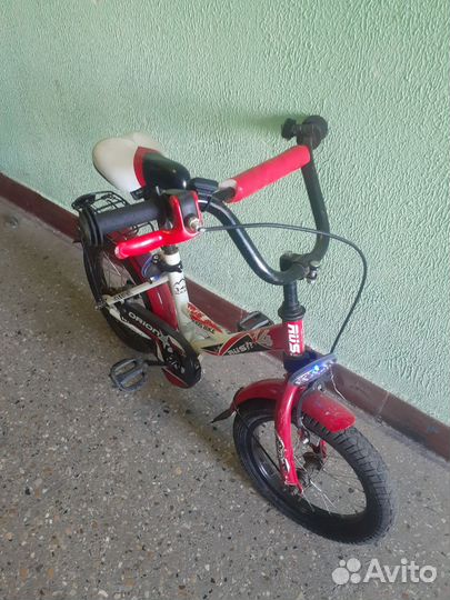 Детский велосипед и самокат