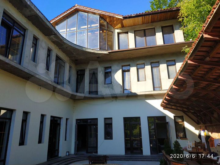 Дом 650 м² на участке 4,6 сот.