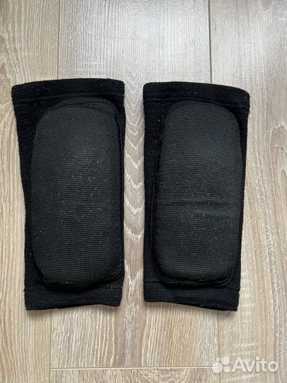 Наколенники