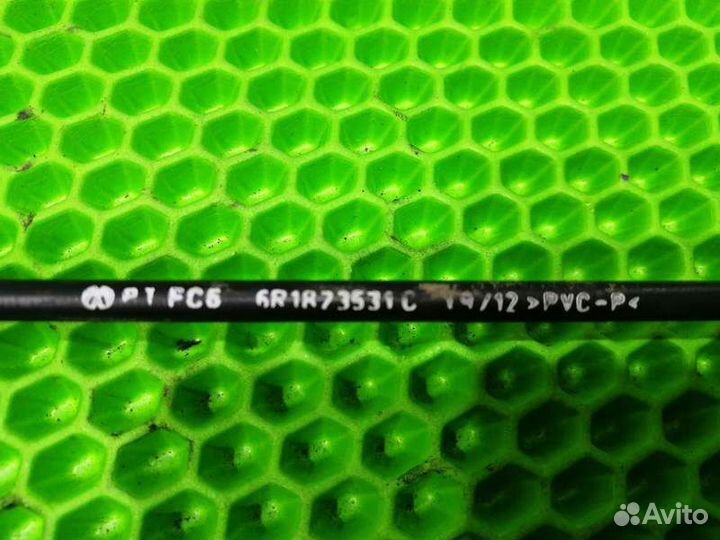 Трос капота Volkswagen Polo Sedan