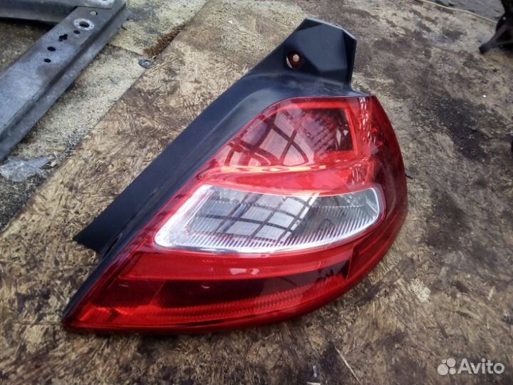 Фонарь правый Renault Megane 2 хэтчбек 1 2008