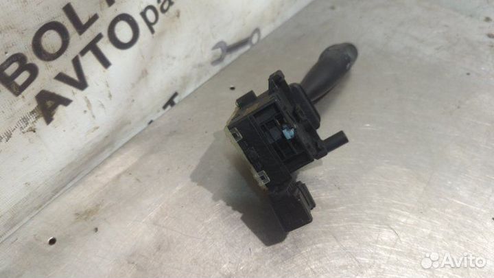 Подрулевой переключатель поворотников Toyota