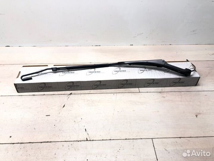 Поводок дворников правый Mercedes Sprinter W901