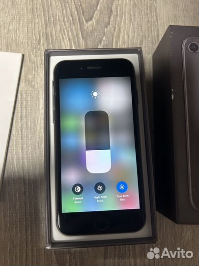 iPhone 8, 64 ГБ