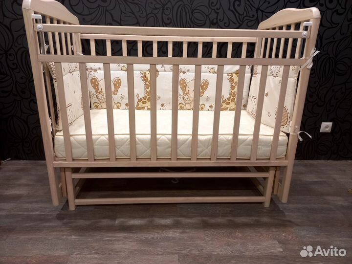 Детская кроватка