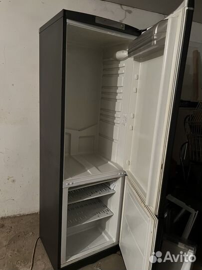 Продаю холодильник