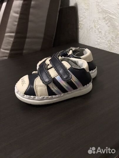 Кроссовки детские