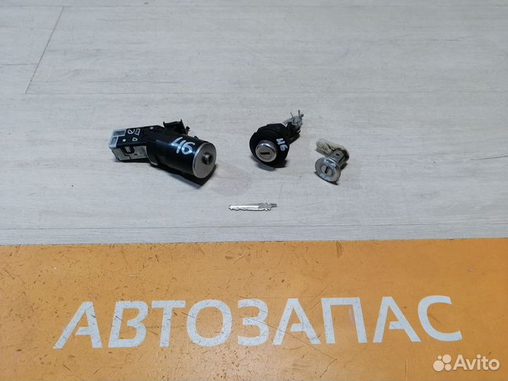 Замок зажигания Renault Logаn 2 Sаndеrо 2