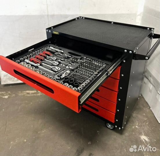 Тележка инструментальная с инструментом 216 JTC