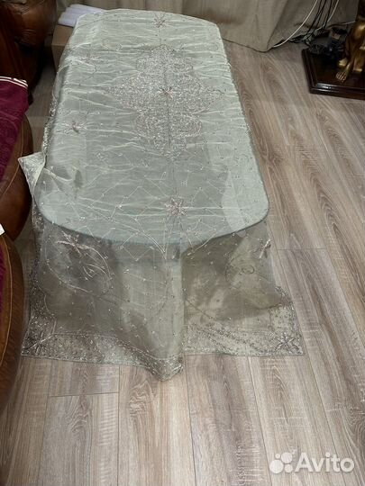 Скатерть с вышивкой