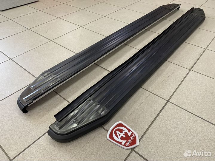 Пороги внешние Premuim Black Toyota Rav-4 2013+