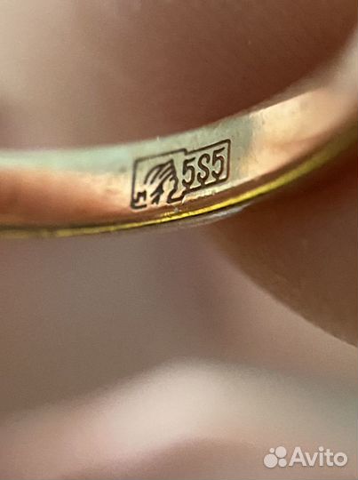 Золотое кольцо с бриллиантами