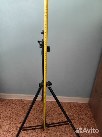 Штатив для кольцевой лампы