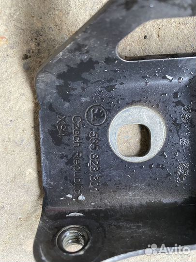 Петли капота Skoda Kodiaq 1 NS7