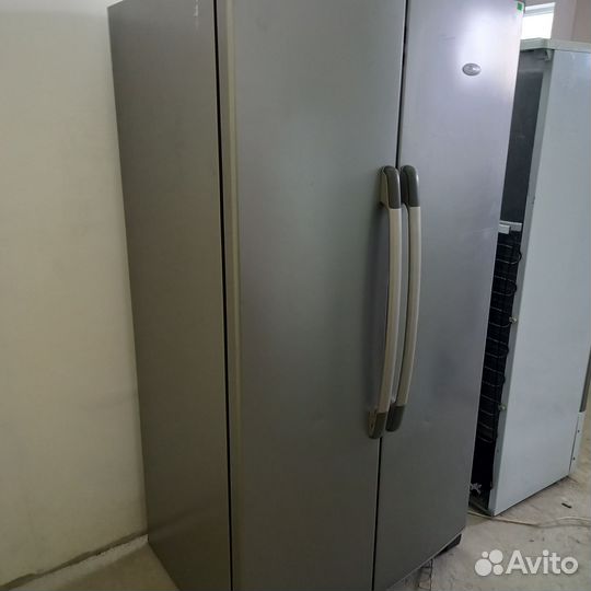 Холодильник Whirlpool