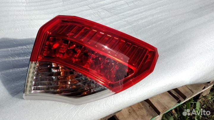 Фонарь задний наружный правый Renault Laguna