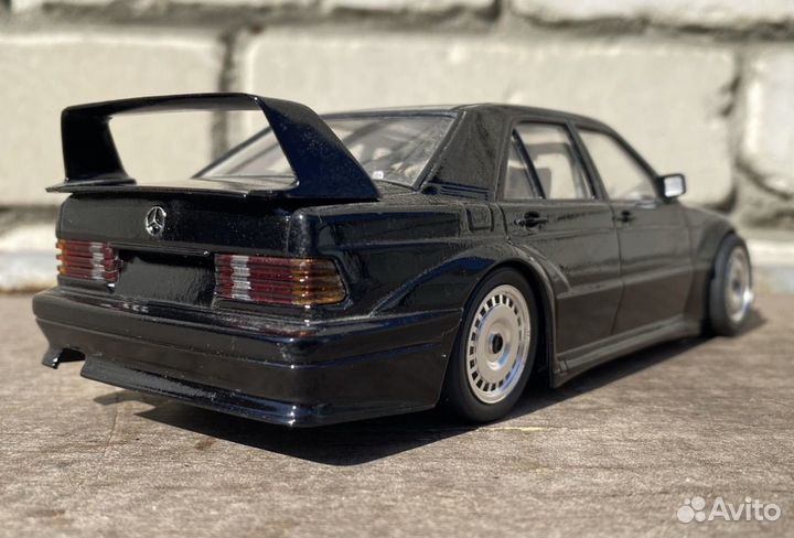 Mercedes 190e 1:24 масштабная модель