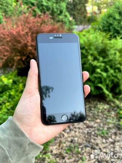 iPhone 8 Plus, 64 ГБ