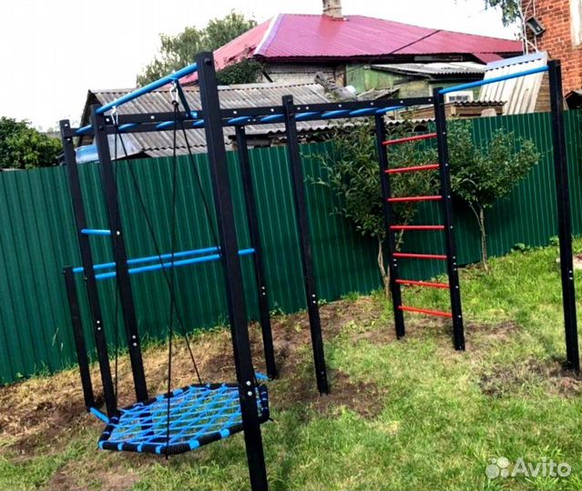 Спортивная воркаут площадка, комплекс, турники