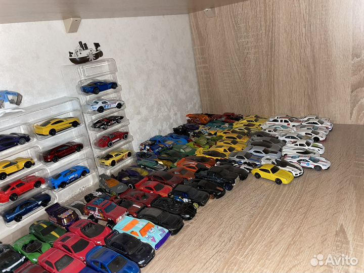 Hot wheels машинки