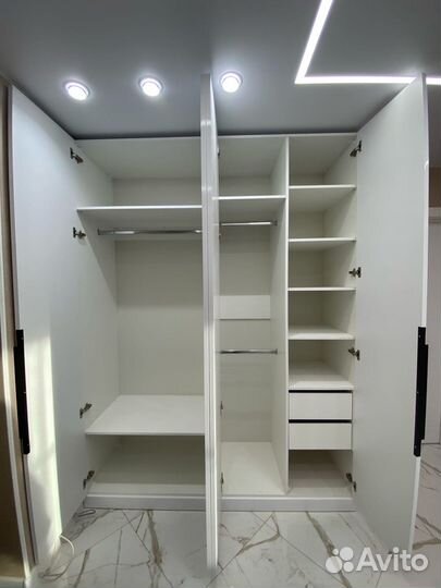 Шкаф распашной на заказ