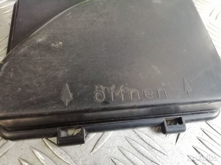 Крышка блока предохранителей VW Transporter T3