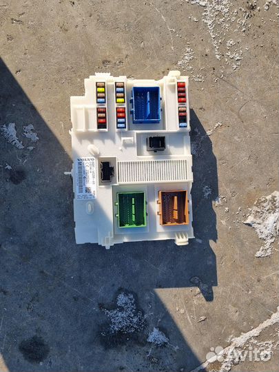 Блок предохранителей Volvo V60 FB420 B4204T11