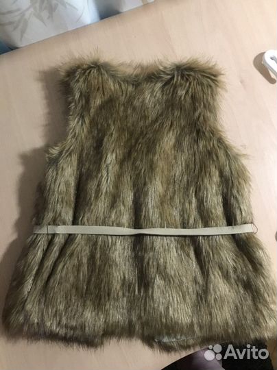 Меховая жилетка 104 см