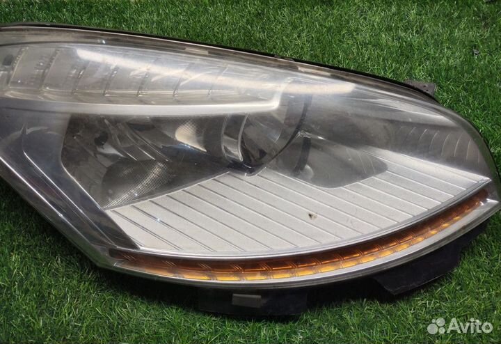 Фара правая Citroen C4 Picasso