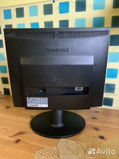 Монитор samsung