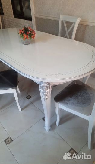 Стол кухоный