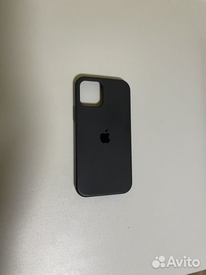 Чехол на iPhone 12