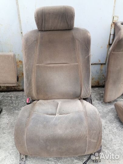 Продам комлект сидений Toyota Mark II 90 кузов