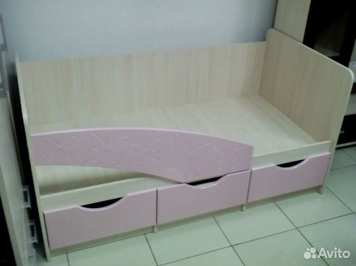 Детская кровать Бабочки с бесплатной доставкой