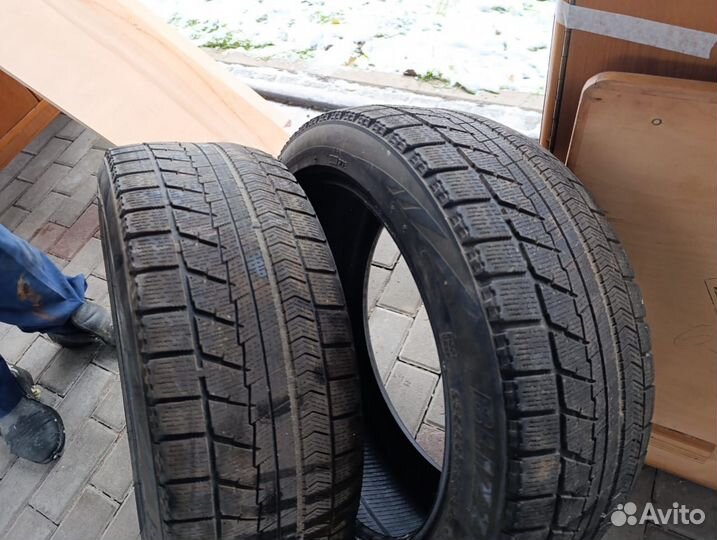Bridgestone Blizzak VRX 235/45 R18