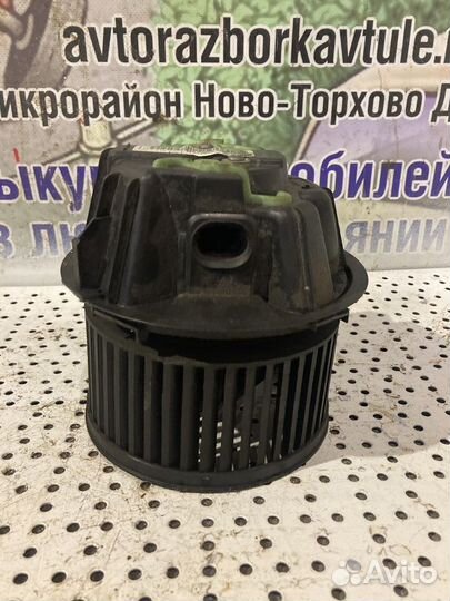 Моторчик отопителя Renault Logan