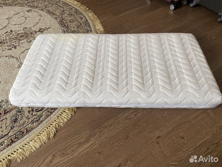Продам матрасик в детскую кроватку
