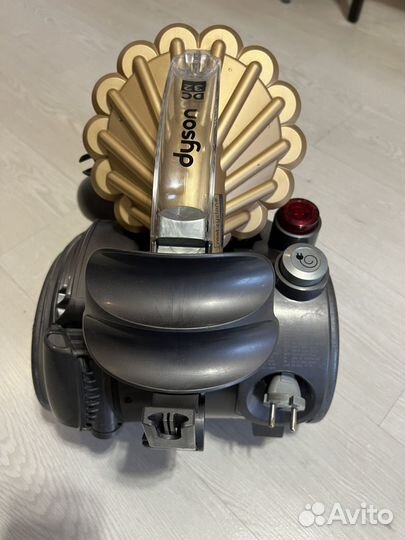 Пылесос dyson DC32