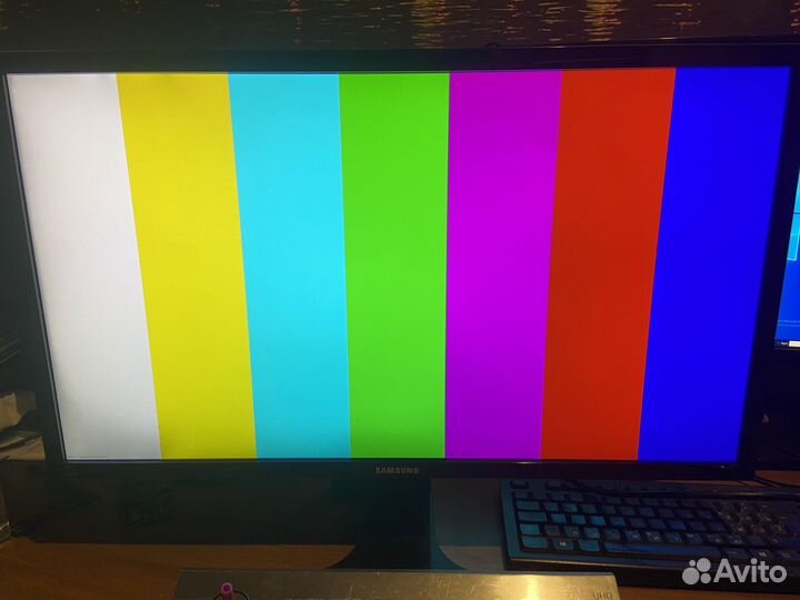 Монитор 4К Samsung 28 дюймов