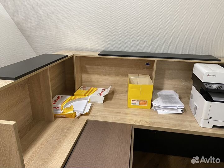 Стойка регистрации, стол для приемной