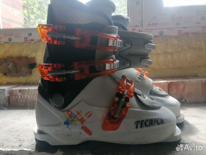Горнолыж. ботинки 23; 24 и детские 253 ммм по 3500