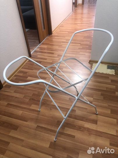 Ванночка для купания новорожденных с подставкой