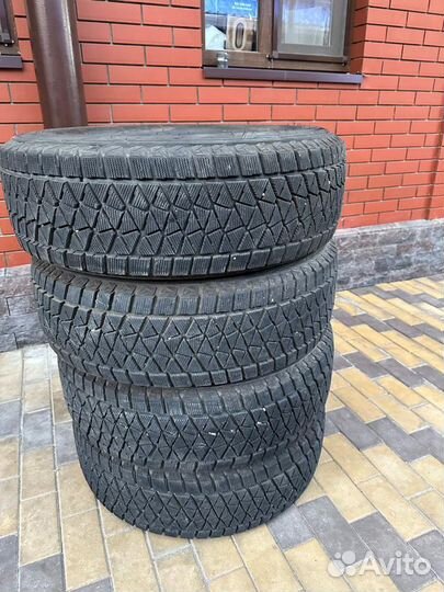 Bridgestone Blizzak DM-V2 235/65 R18 106S