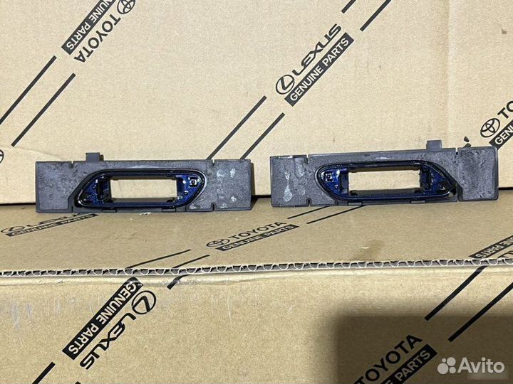 Кронштейн омывателя Lexus Rx 4