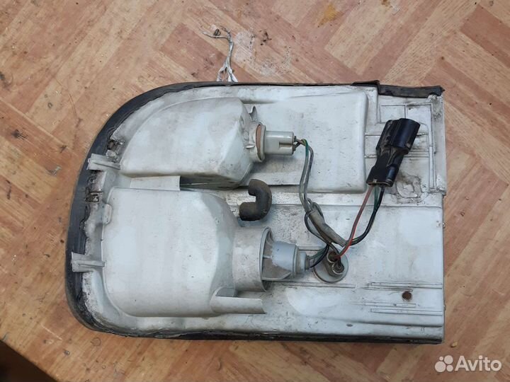 Повторител поворота с габаритной подсветкой