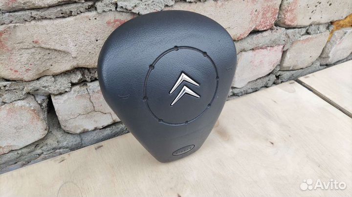 Подушка безопасности водителя Ситроен С3