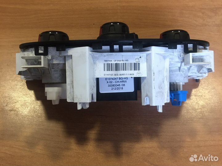 Блок управления отопителем Renault Logan 2017