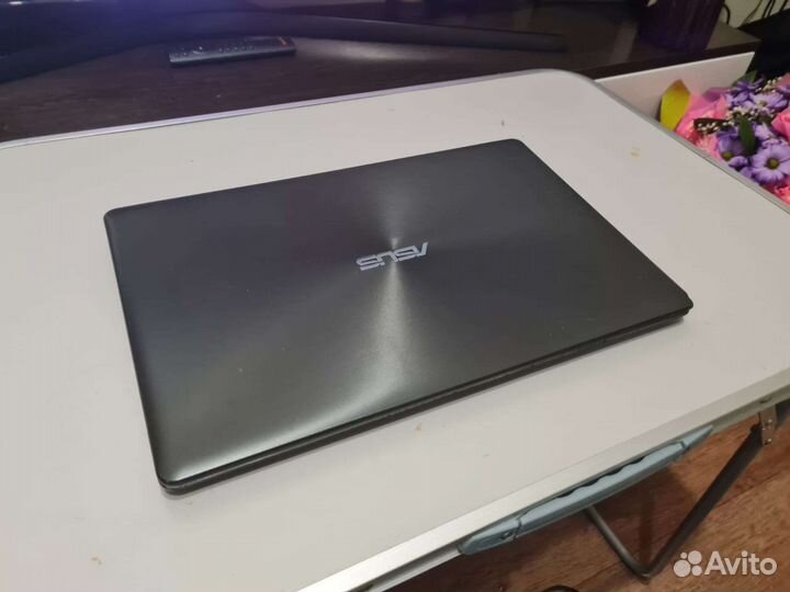 Ноутбук Asus - SSD 240GB